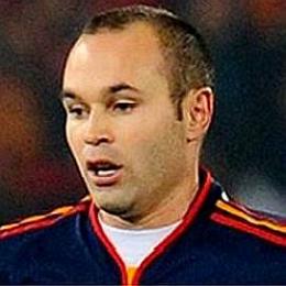 who is dating Andres Iniesta Girlfriend