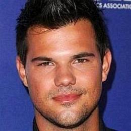 Taylor lautner dating now