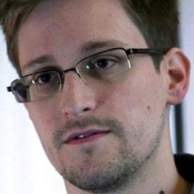 Edward Snowden Wife dating